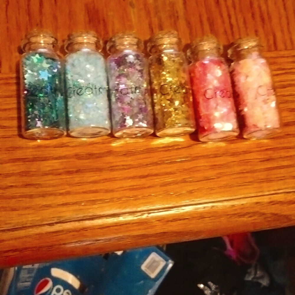 Beauty Creations glitters